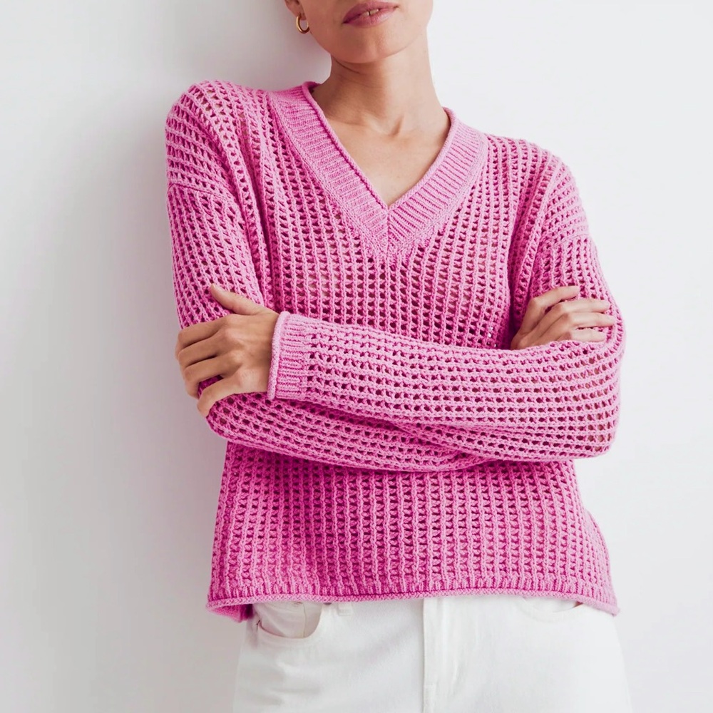 Madewell open-stitch V-neck pullover sweater. 🩷